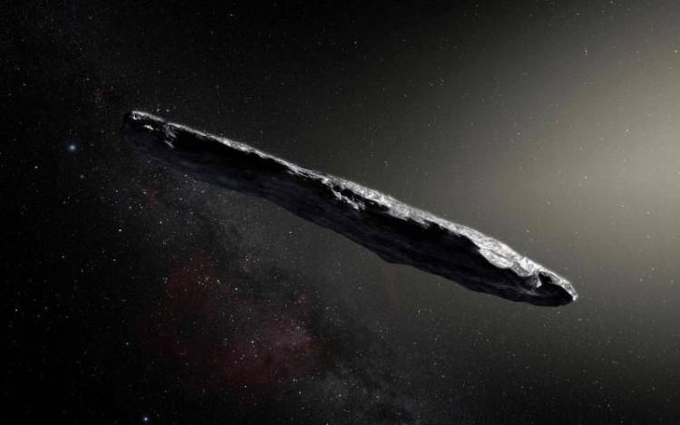 ภาพจำลองดาวเคราะห์น้อย 1I/ Oumuamua" (โอมูอาโอมูอา) ภาพอนุเคราะห์จาก : European Southern Observatory/M. Kornmesser